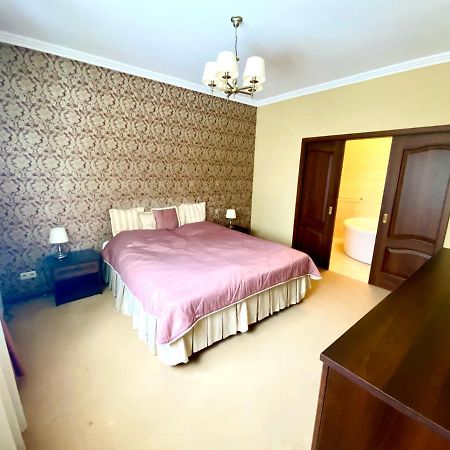 Отель Przy Debach Старгард-Щециньски Экстерьер фото